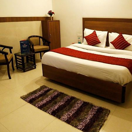 Capital O 4302 Hotel Imperial Lodge Jammu Room photo